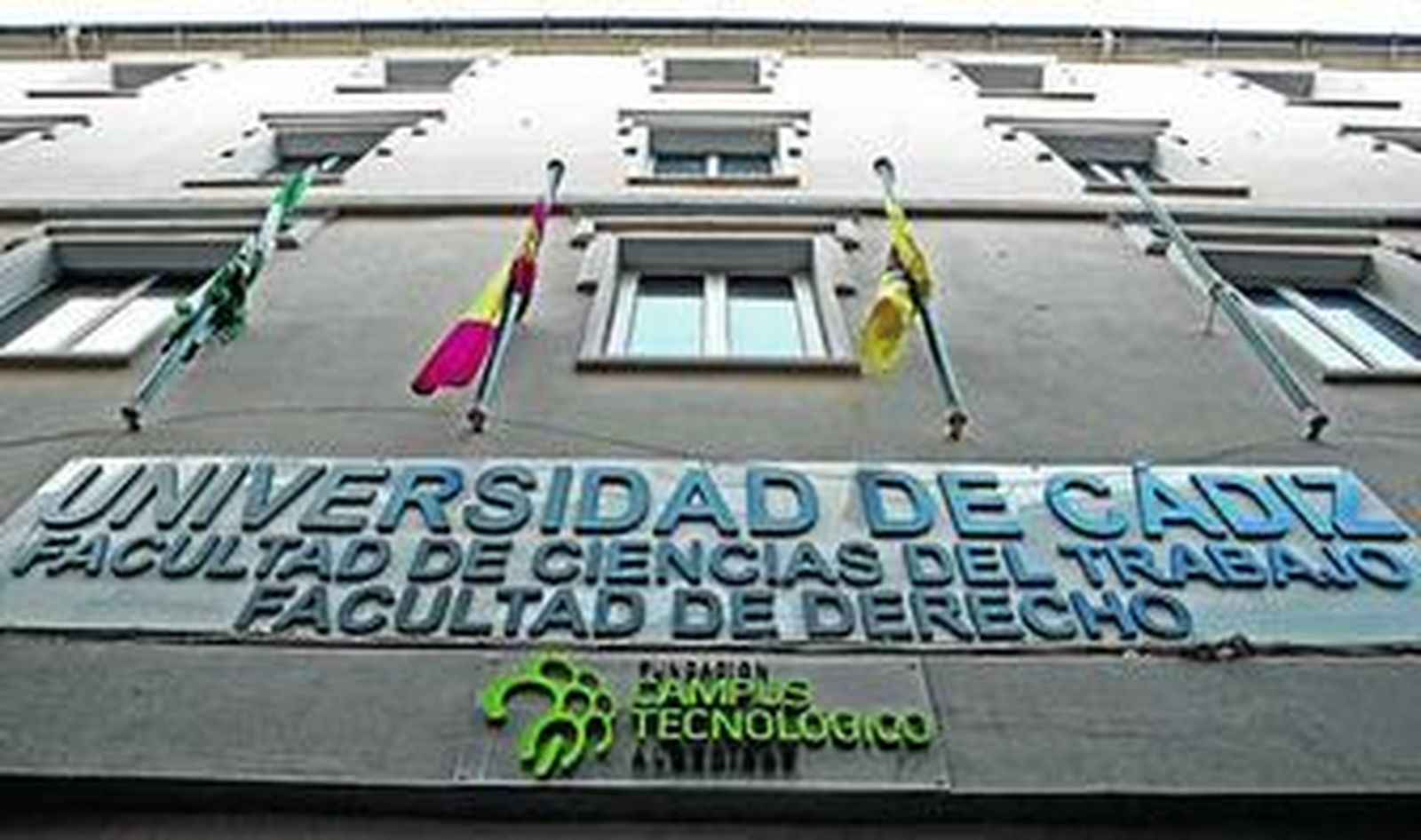 Fachada del centro universitario Tomás y Valiente.