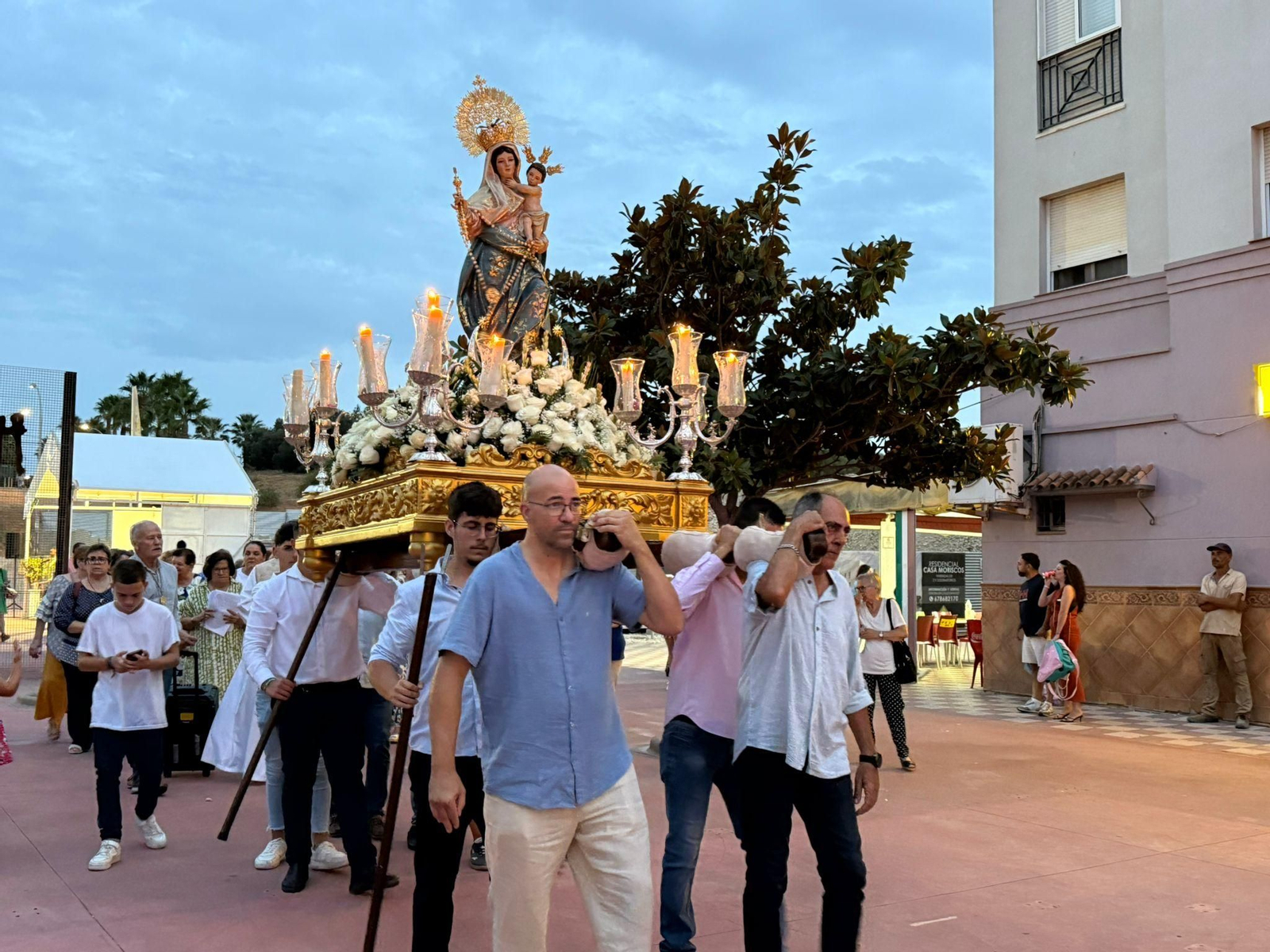 La procesión de Nuestra Señora del Rosario.