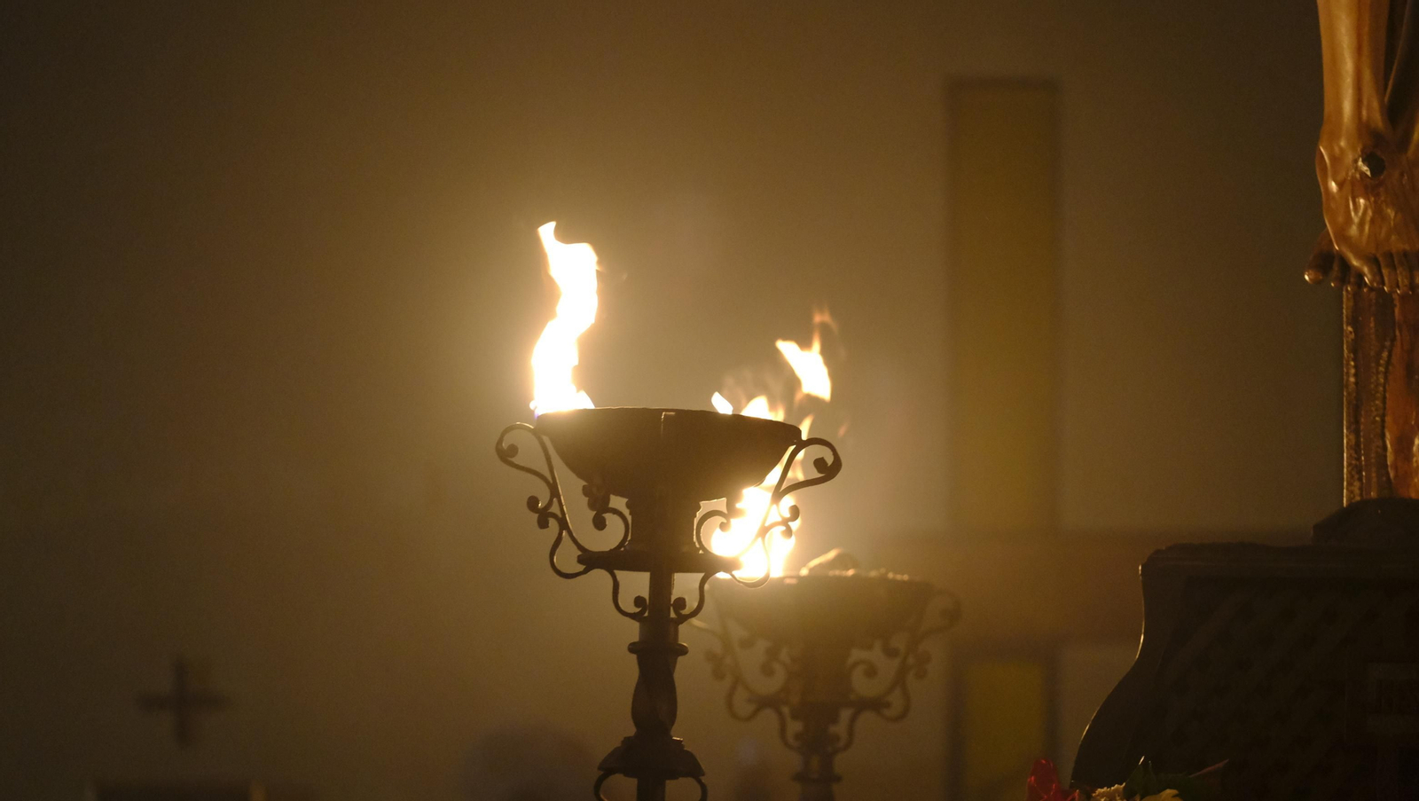 Las mejores imágenes de la Procesión del Perdón, en la noche del Martes Santo en Almería