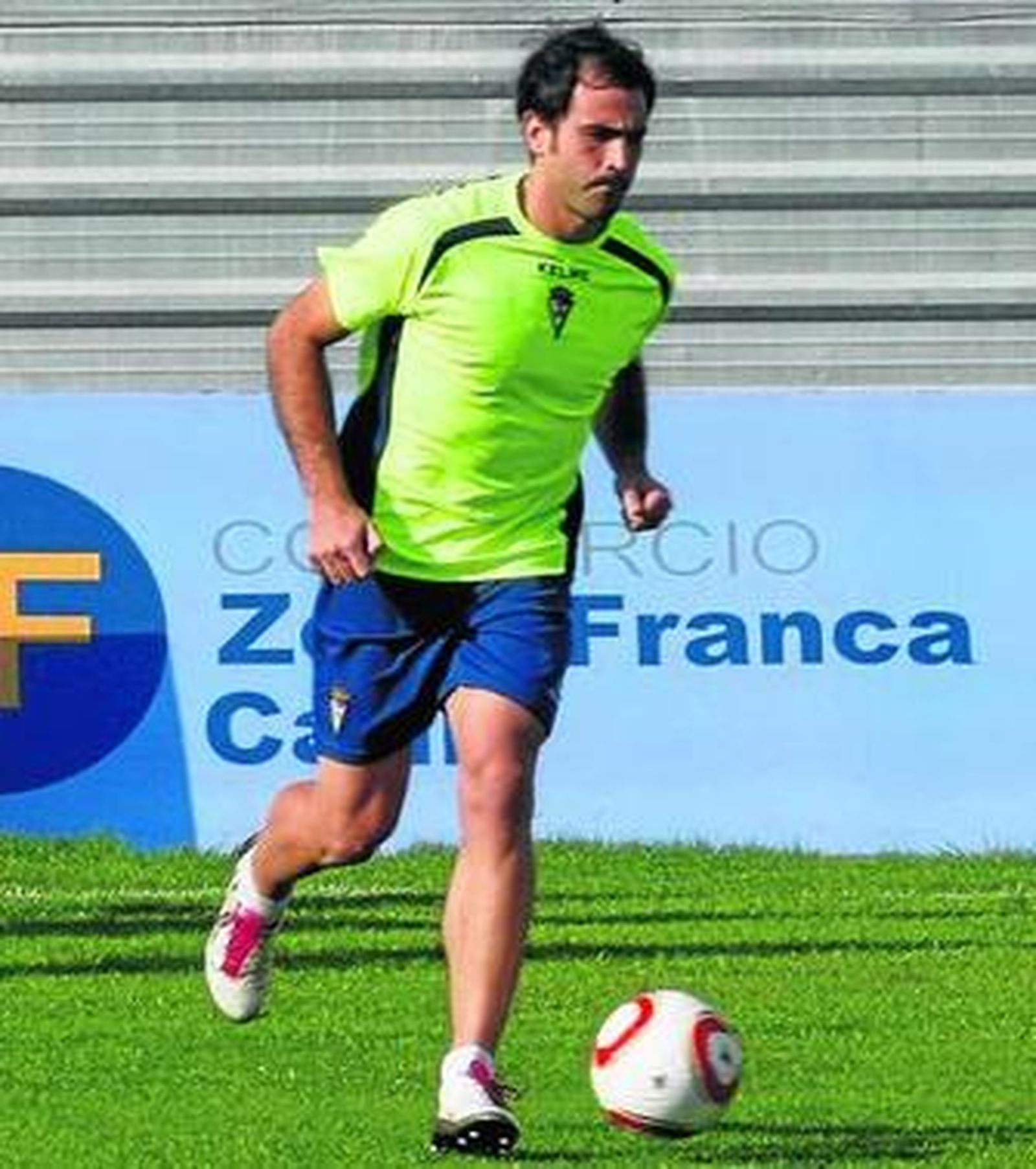 La defensa sigue acaparando la atención del equipo