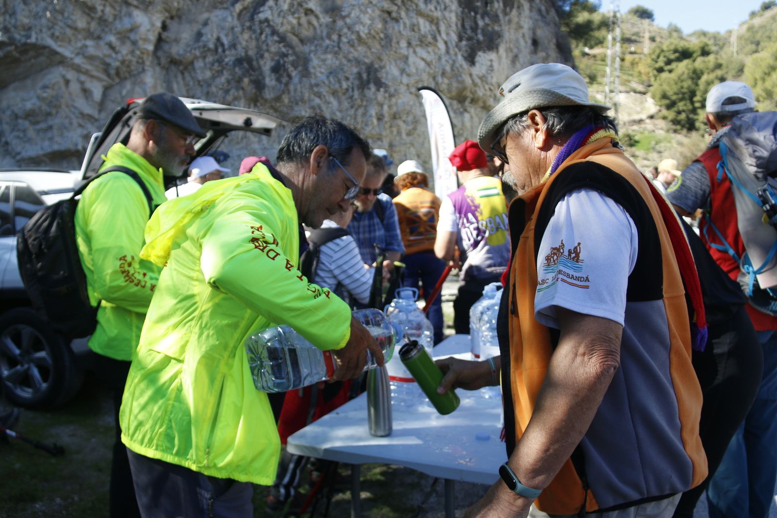 Cientos de personas participan en la marcha de la Desbandá