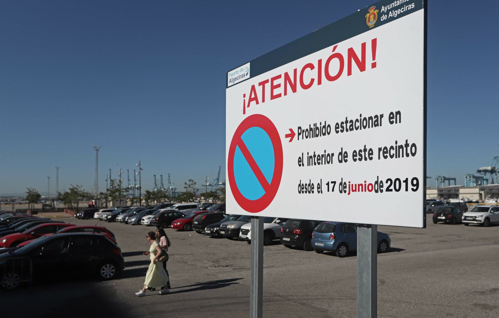 Un cartel advirtiendo de la prohibición.