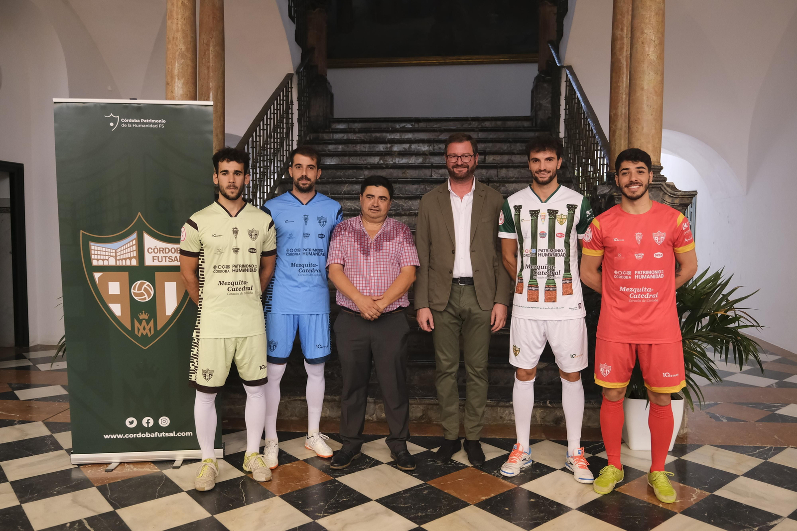 Las mejores imágenes de la presentación de las camisetas del Córdoba Futsal
