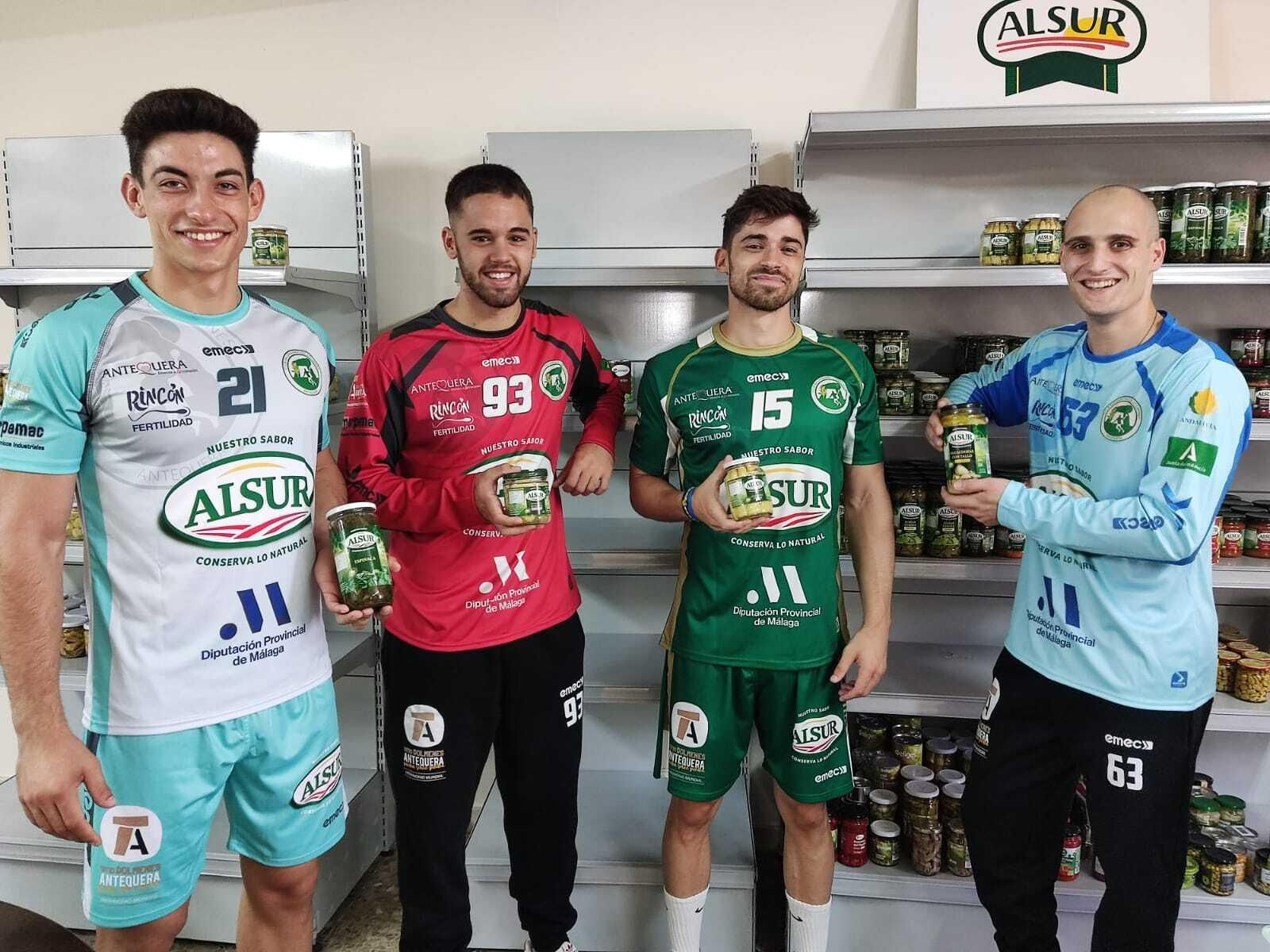 Imagen del acto de presentación de las nuevas equipaciones.