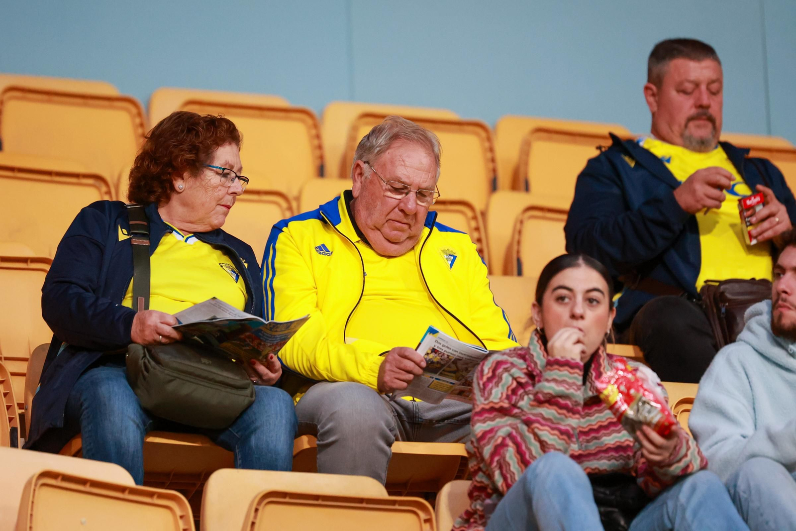 Búscate entre las imágenes del partido de fútbol entre Cádiz CF y Deportivo