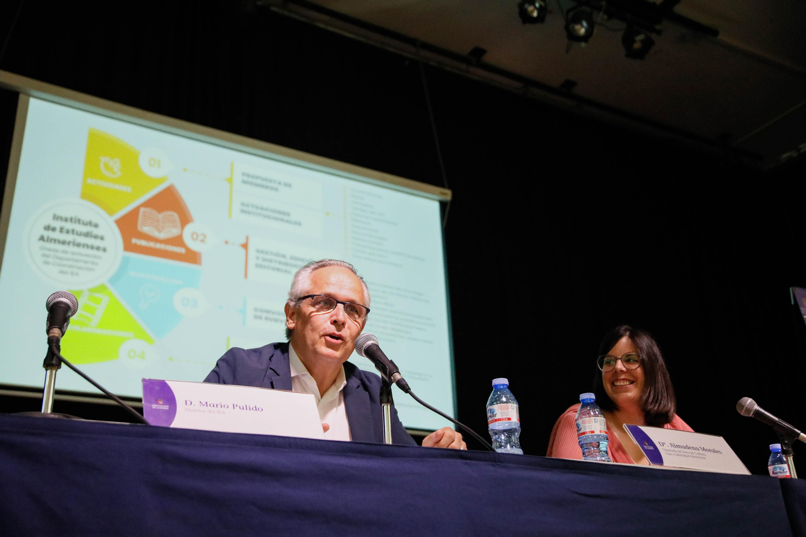 Imágenes de la entrega de los Escudos de Oro del IEA y la celebración de su Plenario