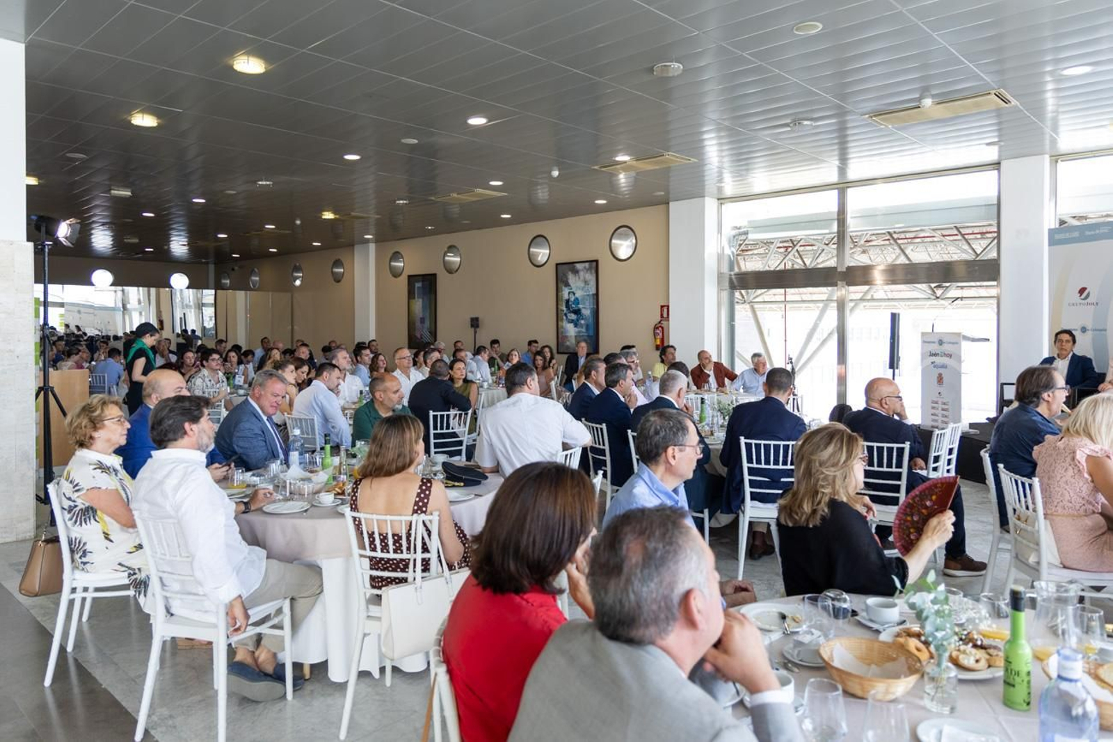 Desayuno, Coloquio "Redefiniendo el Rumbo: Jaén y su Nuevo Modelo de Ciudad"