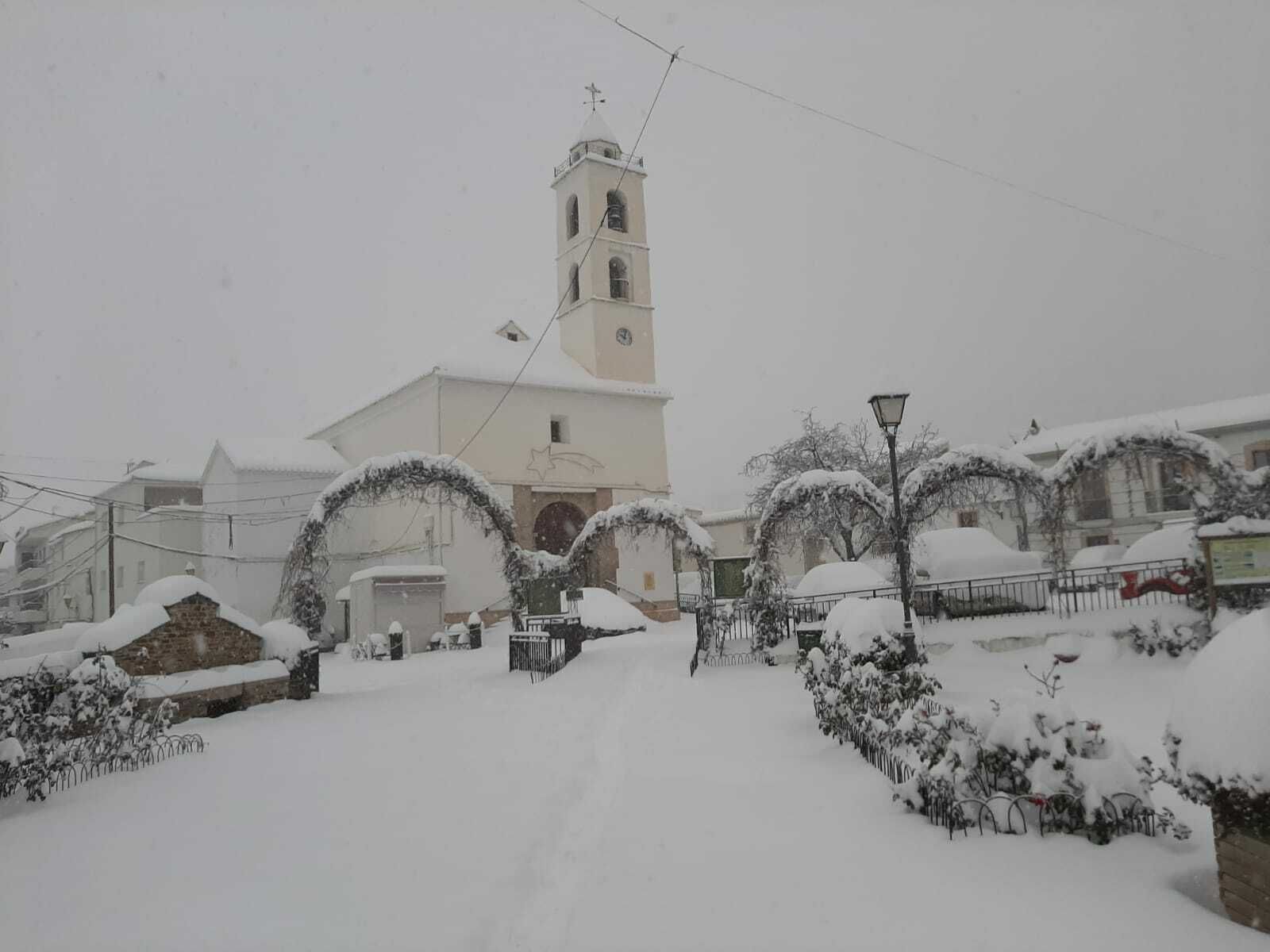 Gloria deja un manto blanco de nieve en la zona norte de la provincia
