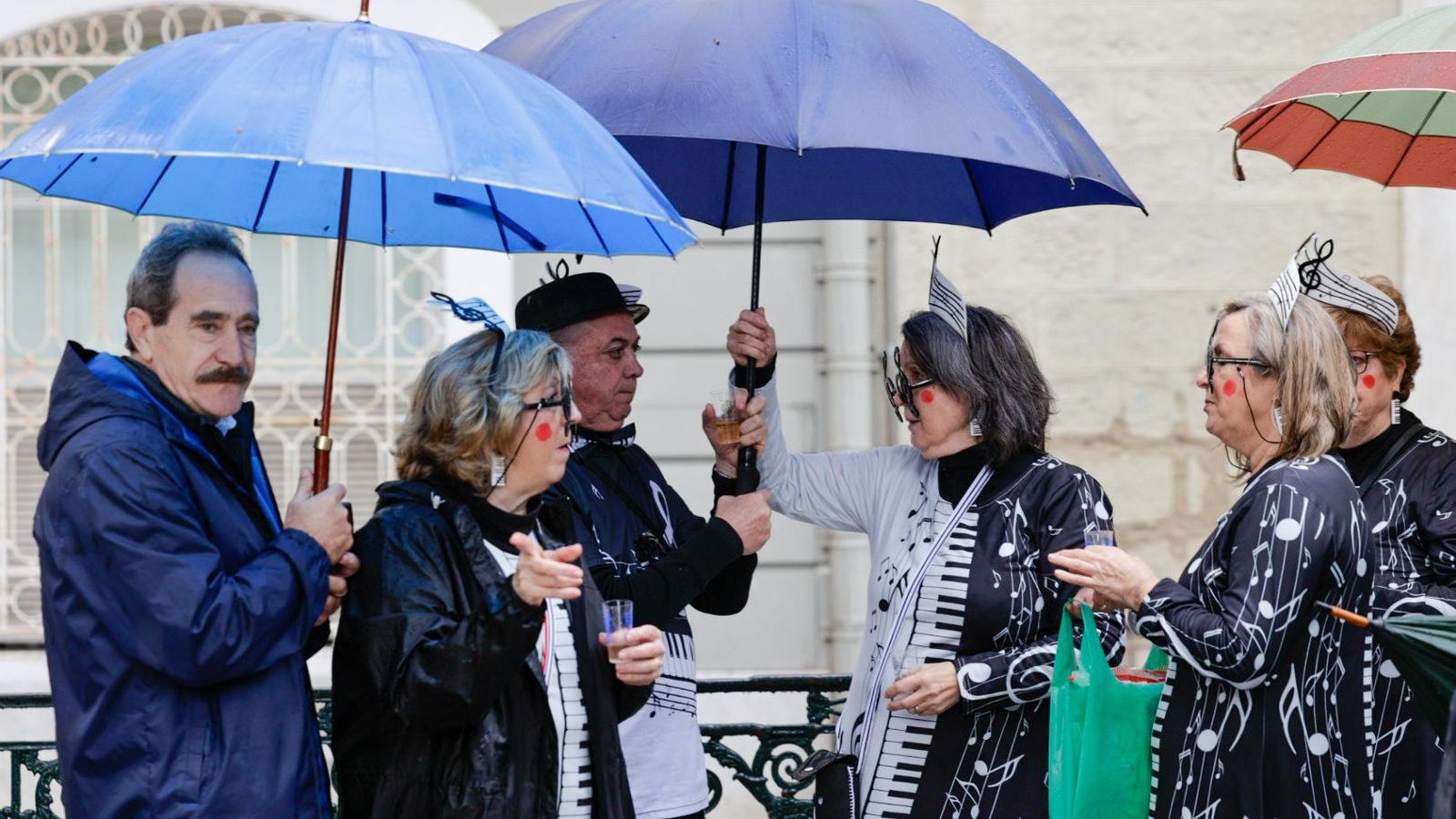 Las mejores imágenes del primer domingo de Carnaval de Cádiz