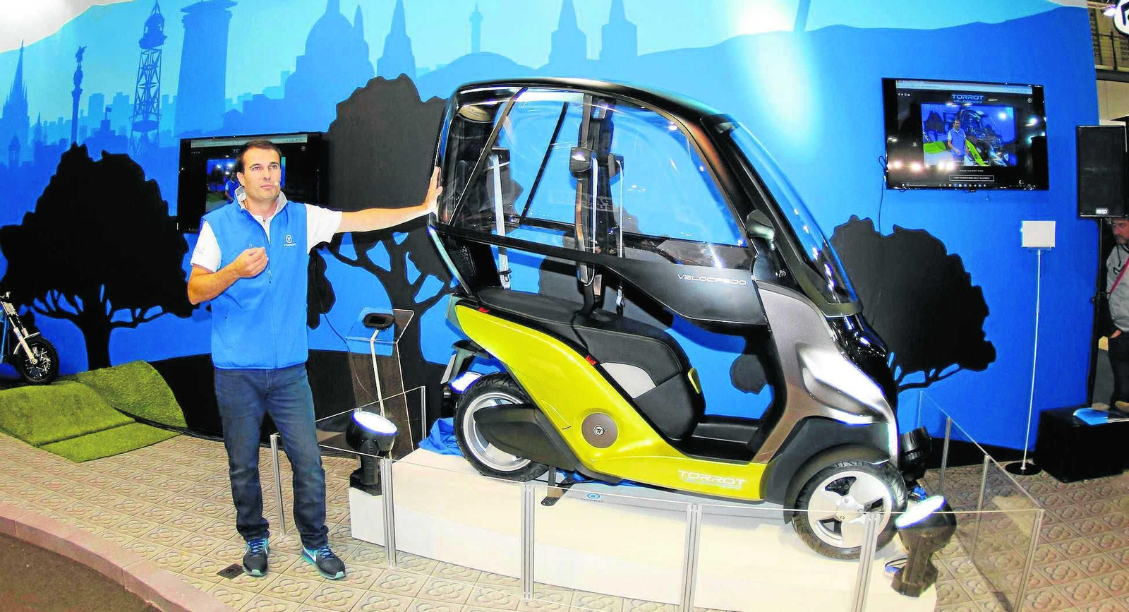 Iván Contreras, presidente y consejero delegado de Torrot Gas Gas, durante la presentación en Milán del Velocípedo, que se fabricará en Cádiz.