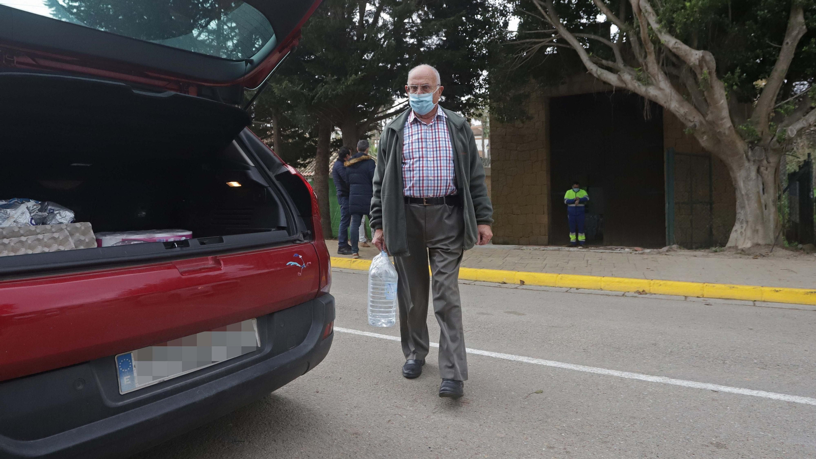Fotos del reparto de agua de Aqualia  en La Alcaidesa