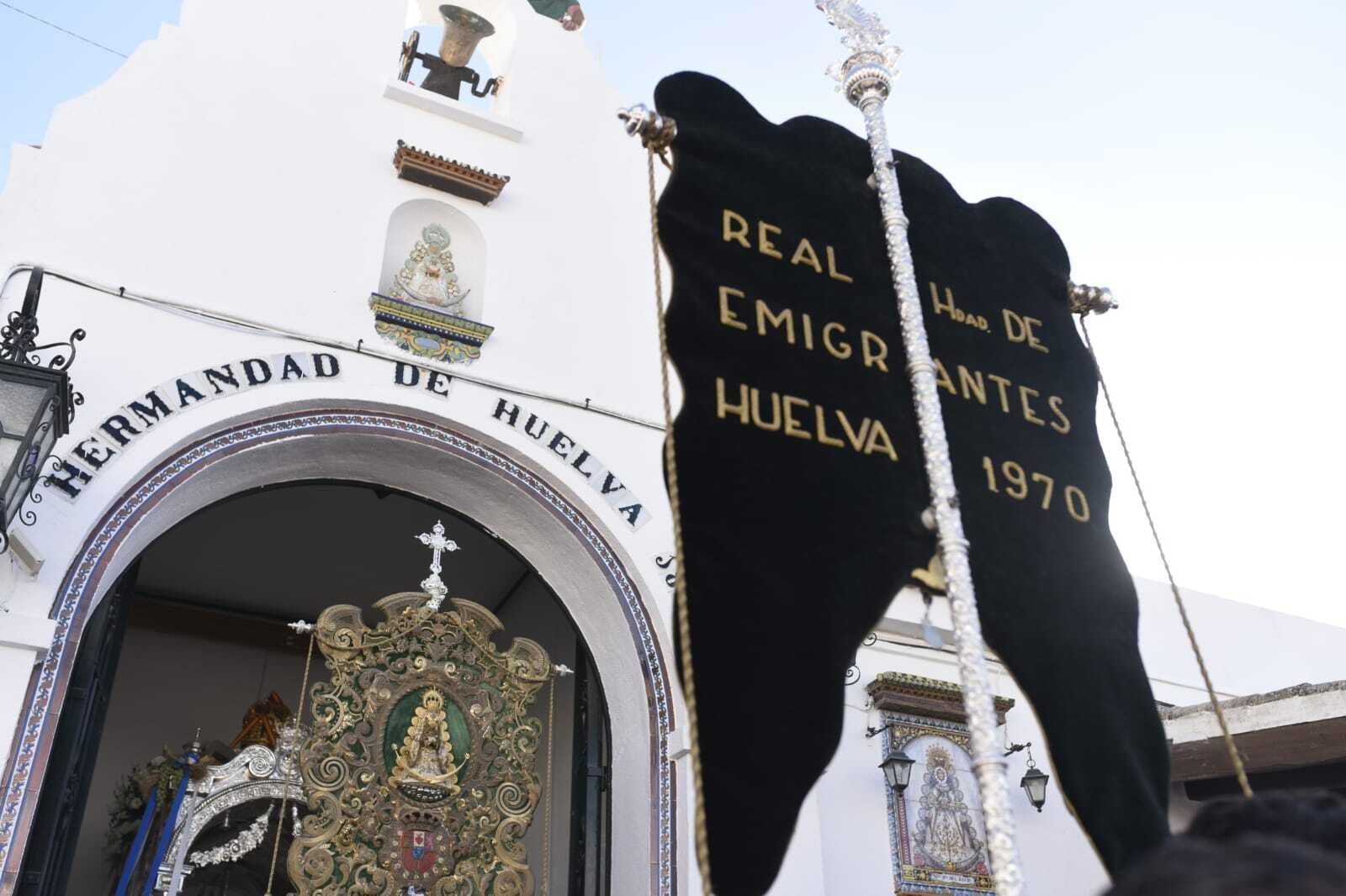 Los simpecados de Huelva y Emigrantes, uno frente al otro.