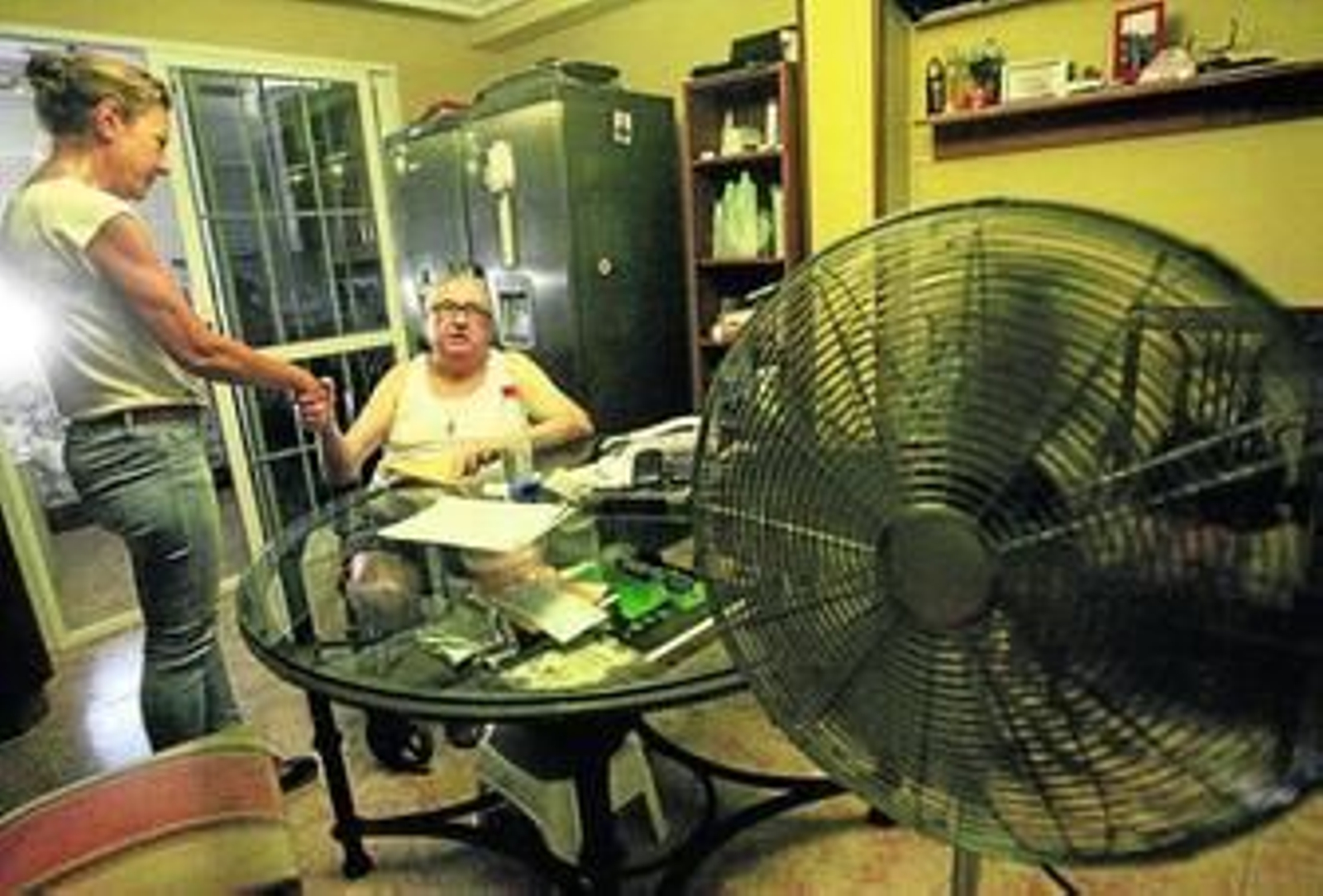 Una enfermera de enlace visita a uno de los pacientes seleccionados.