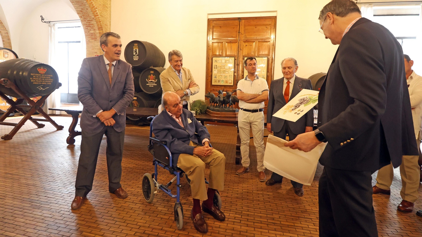 Emotivo homenaje de la OIV a Alberto García de Luján