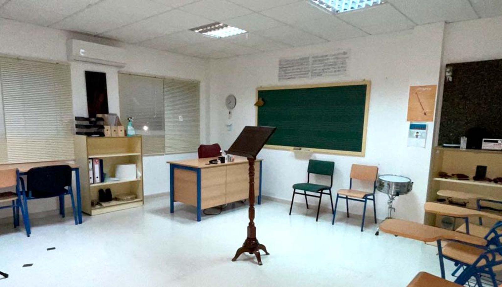 Una de las aulas dele Conservatorio Elemental de Música Pedro Gámez Laserna de Coria del Río.