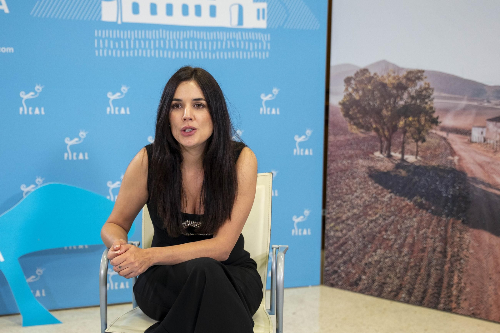 Las imágenes de Adriana Ugarte, Premio 'Almería, Tierra de Cine'