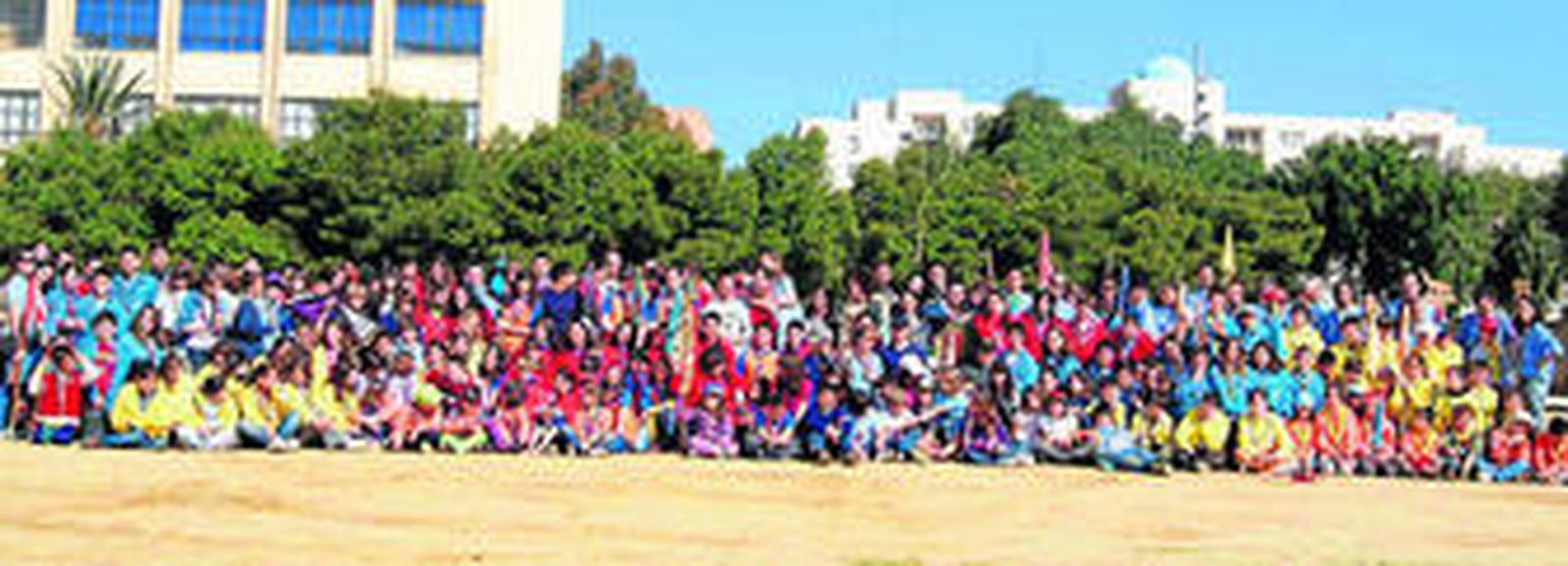 Foto de familia con todos los participantes en este encuentro.