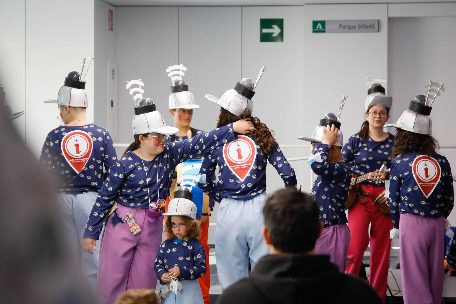 Carnaval para los niños y niñas del hospital Materno Infantil de Almería contado en imágenes