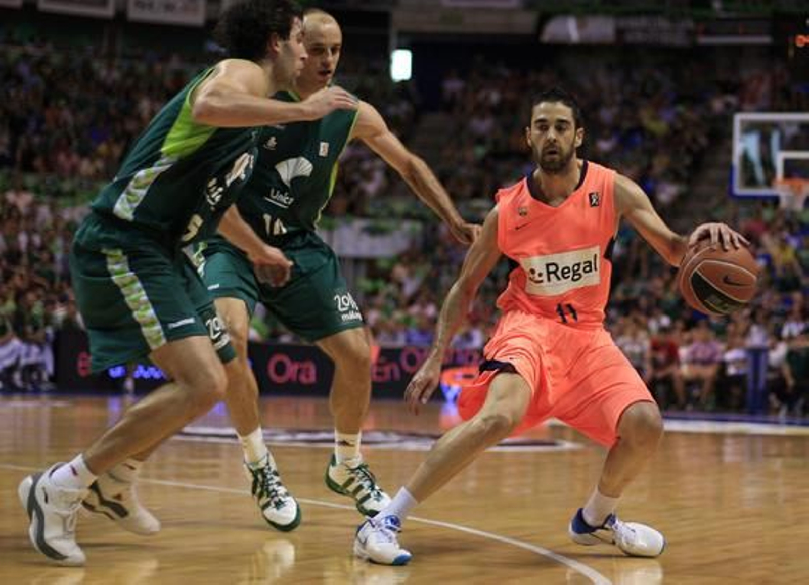 Unicaja cae eliminado de los play-off de la ACB en semifinales ante el Barcelona. / Sergio Camacho