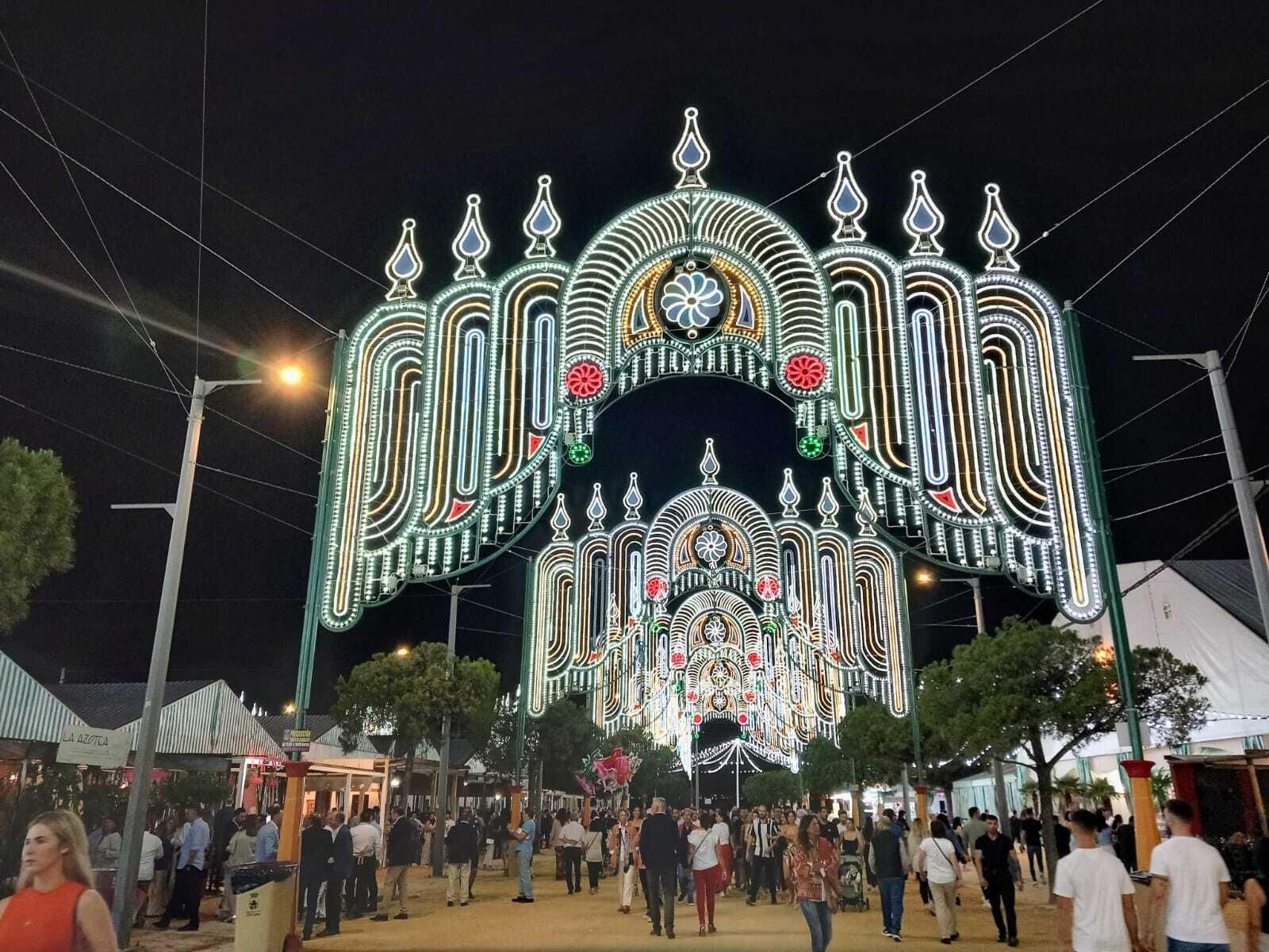 Feria de Chiclana 2023: Las imágenes de la noche de inauguración y el alumbrado