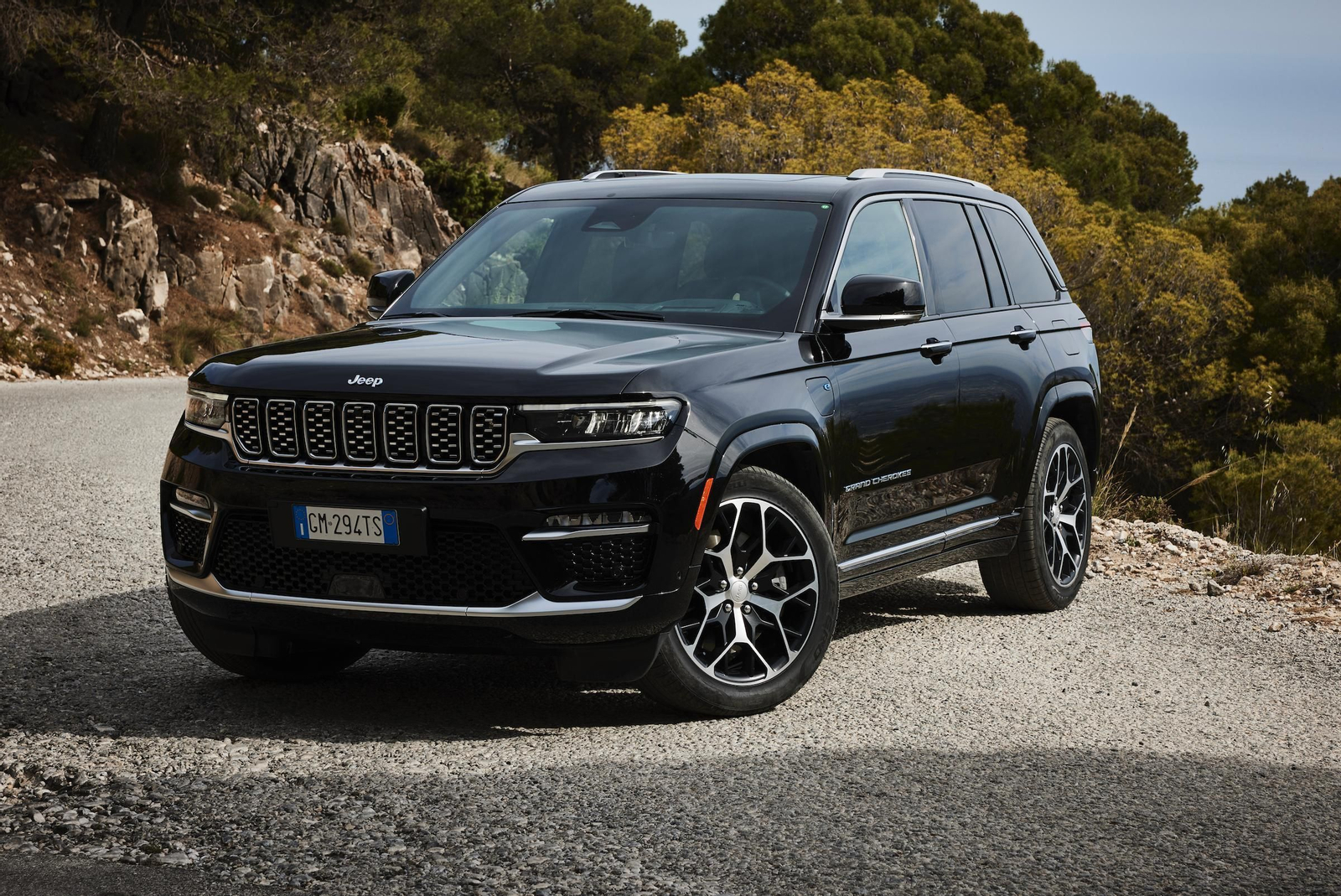 Jeep Grand Cherokee, sólo híbrido enchufable y con tracción total