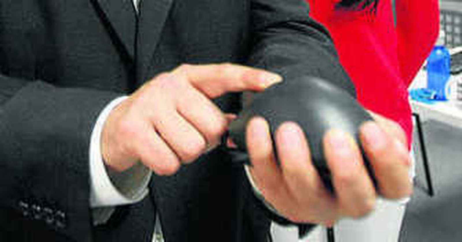 David González Alonso, Alejandro Gómez Gómez y Esther González Alonso, en la sede de Qualica-RD en Córdoba.