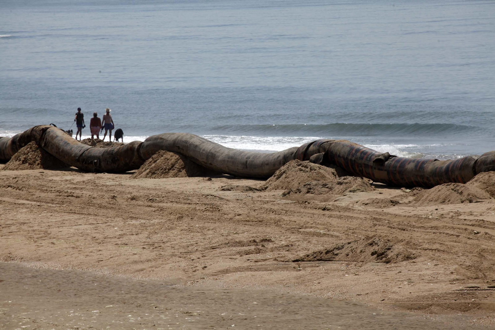 Las imágenes de la recuperación de la playa de La Antilla