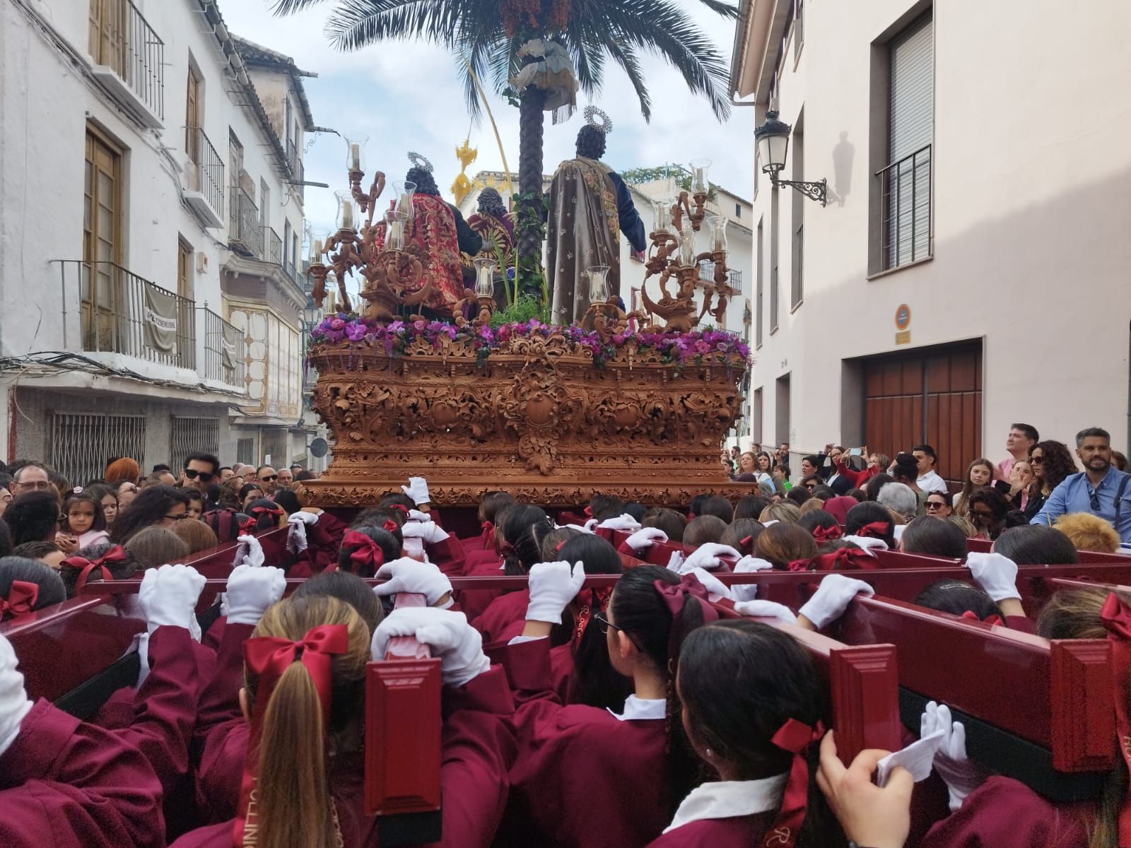 Así ha sido el desfile procesional de Pollinica y Rocío en Vélez-Málaga