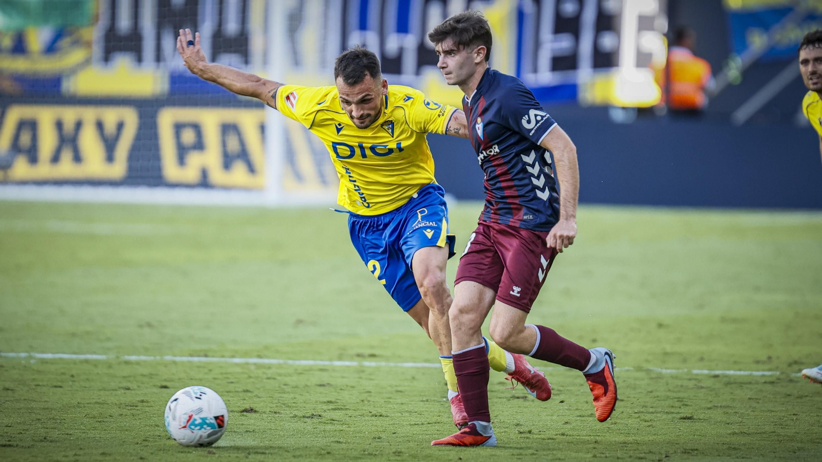 Búscate entre las fotos del partido Cádiz CF - SD Eibar