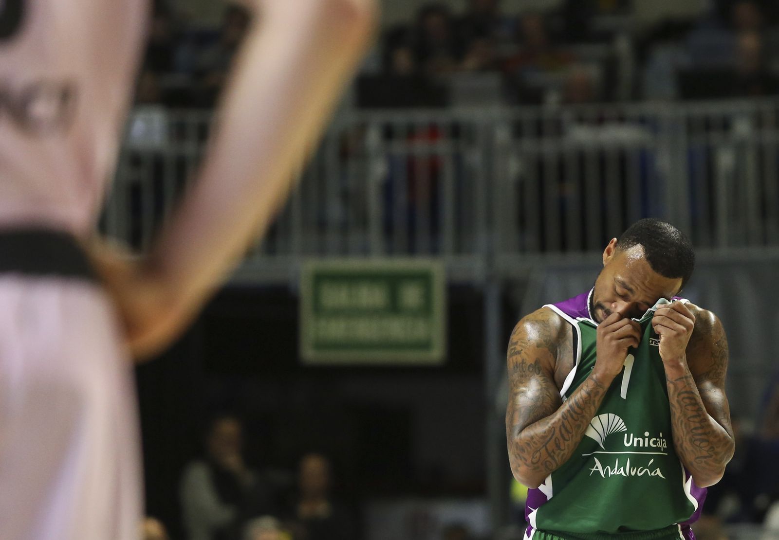 Boatright se seca el sudor.