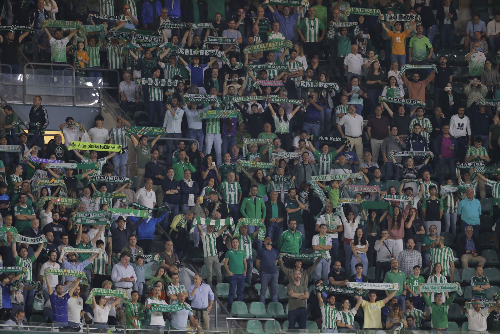 Búscate en las fotos de Betis-Getafe