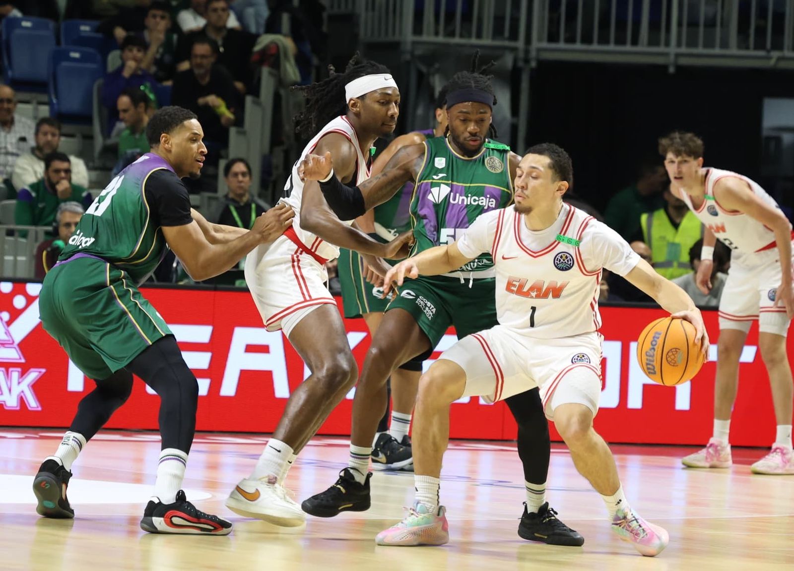 El Unicaja-Elan Chalon, en fotos