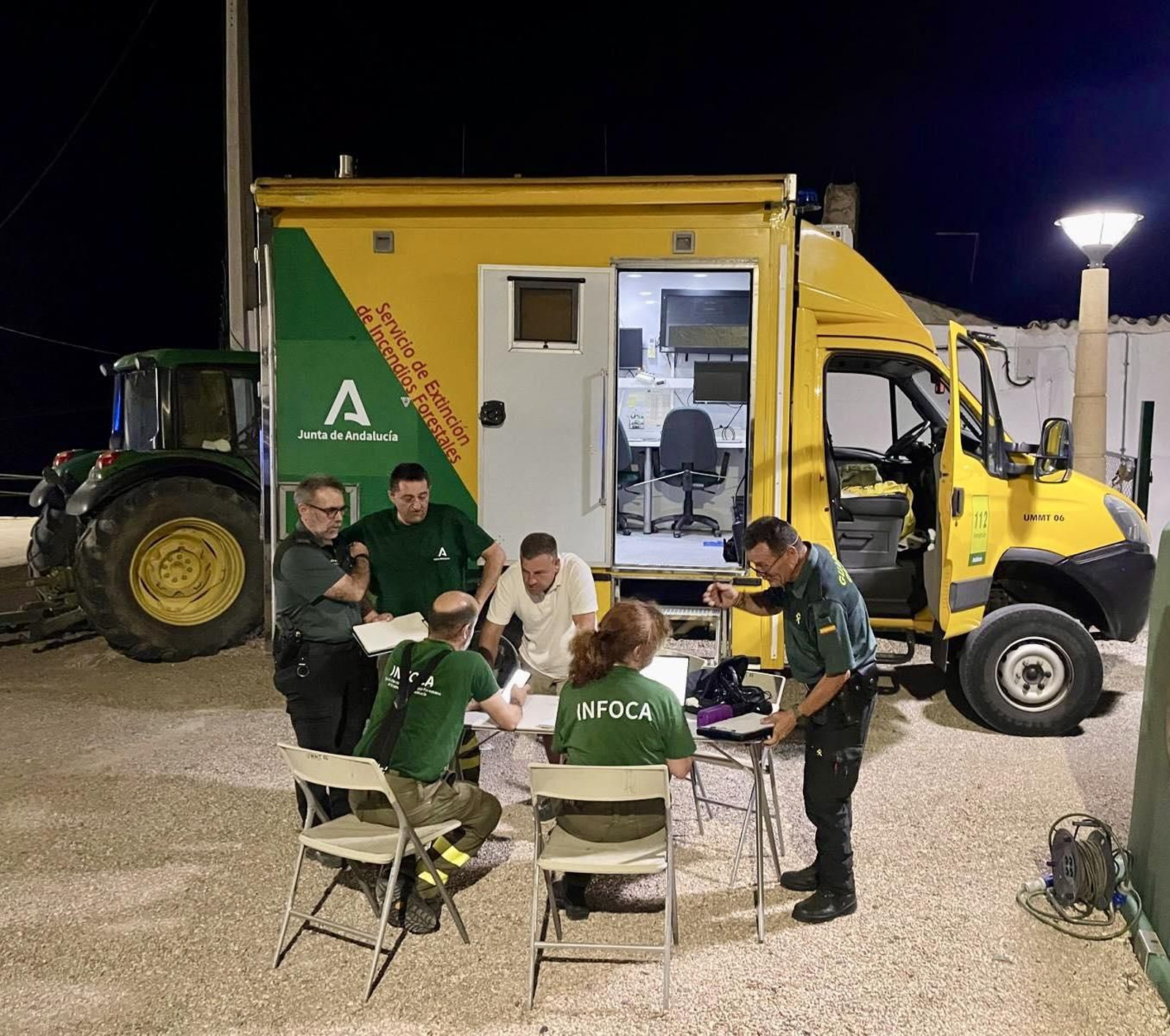 Así fue la lucha contra las llamas en Peal de Becerro