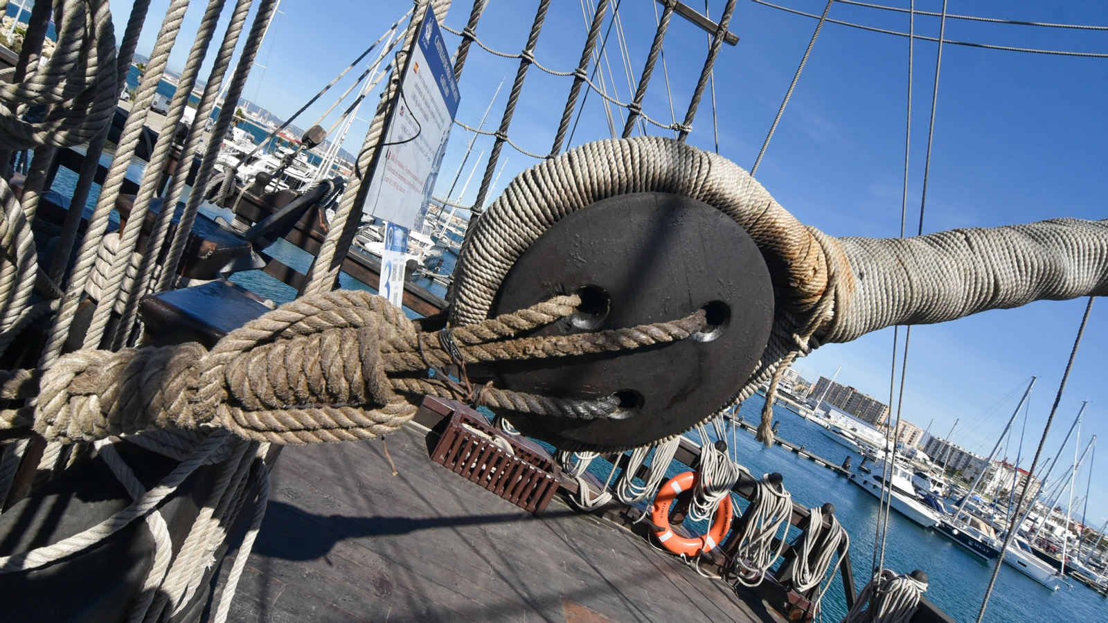 Las fotos del Galeón Andalucía en el Puerto de la Alcaidesa