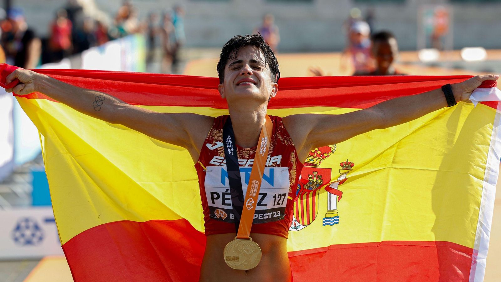 María Pérez celebra el título mundial en Budapest. María Pérez celebra el título mundial en Budapest.