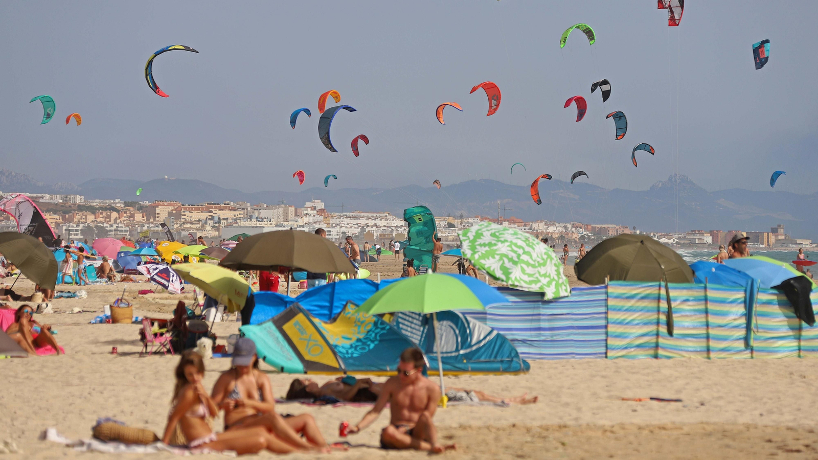 El calor llenas la playas el primer fin de semana de agosto