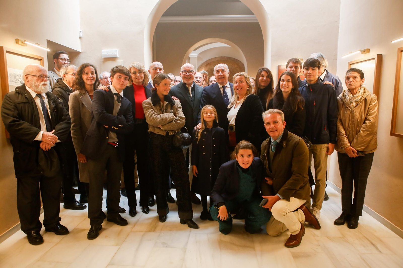 Fotos de la colección de Antonio Viñas de Roa en la capilla del Cristo de la Alameda de Algeciras
