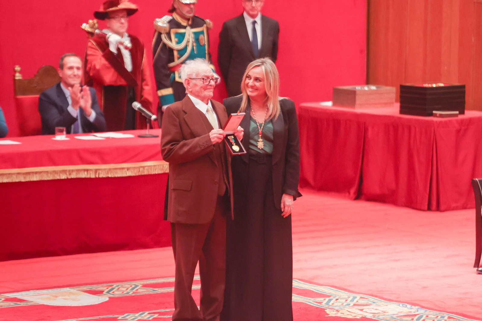 Todas las imágenes de la entrega de los Honores y Distinciones de Granada