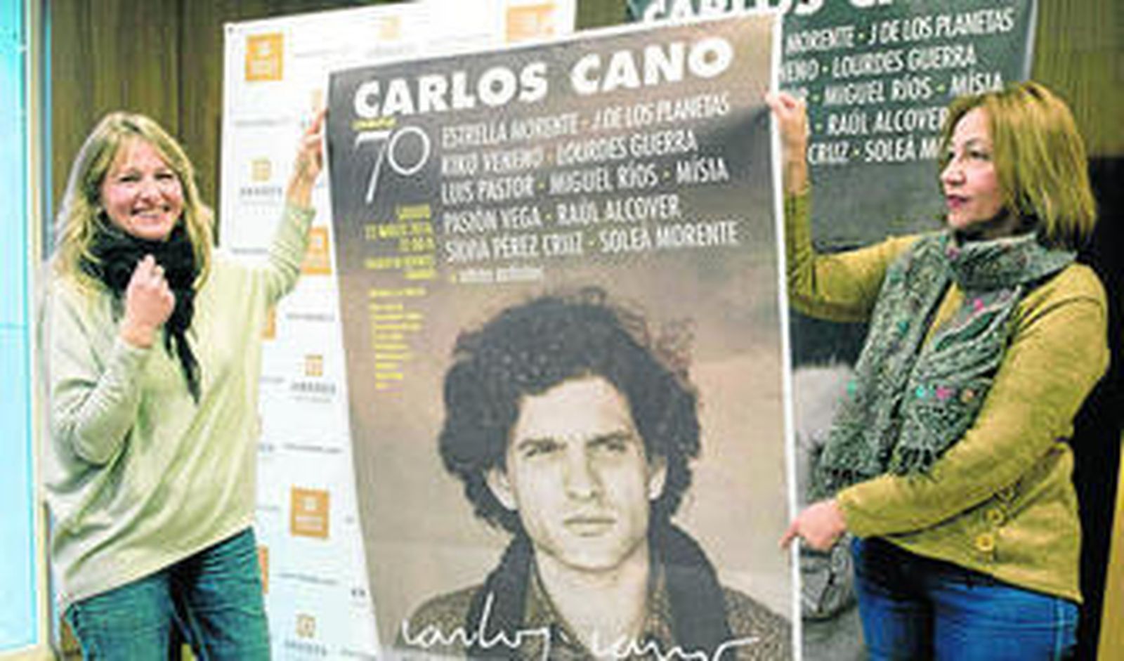 Amaranta Cano y Alicia Sánchez, ayer en la presentación en Granada del concierto, cuyo cartel encabezan Estrella Morente y Los Planetas.