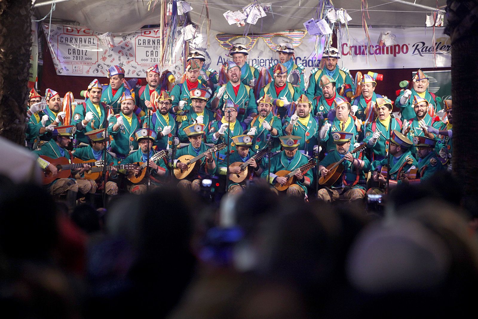 El coro 'El batallón Fletilla' en el Concurso de Popurrís de 2017.