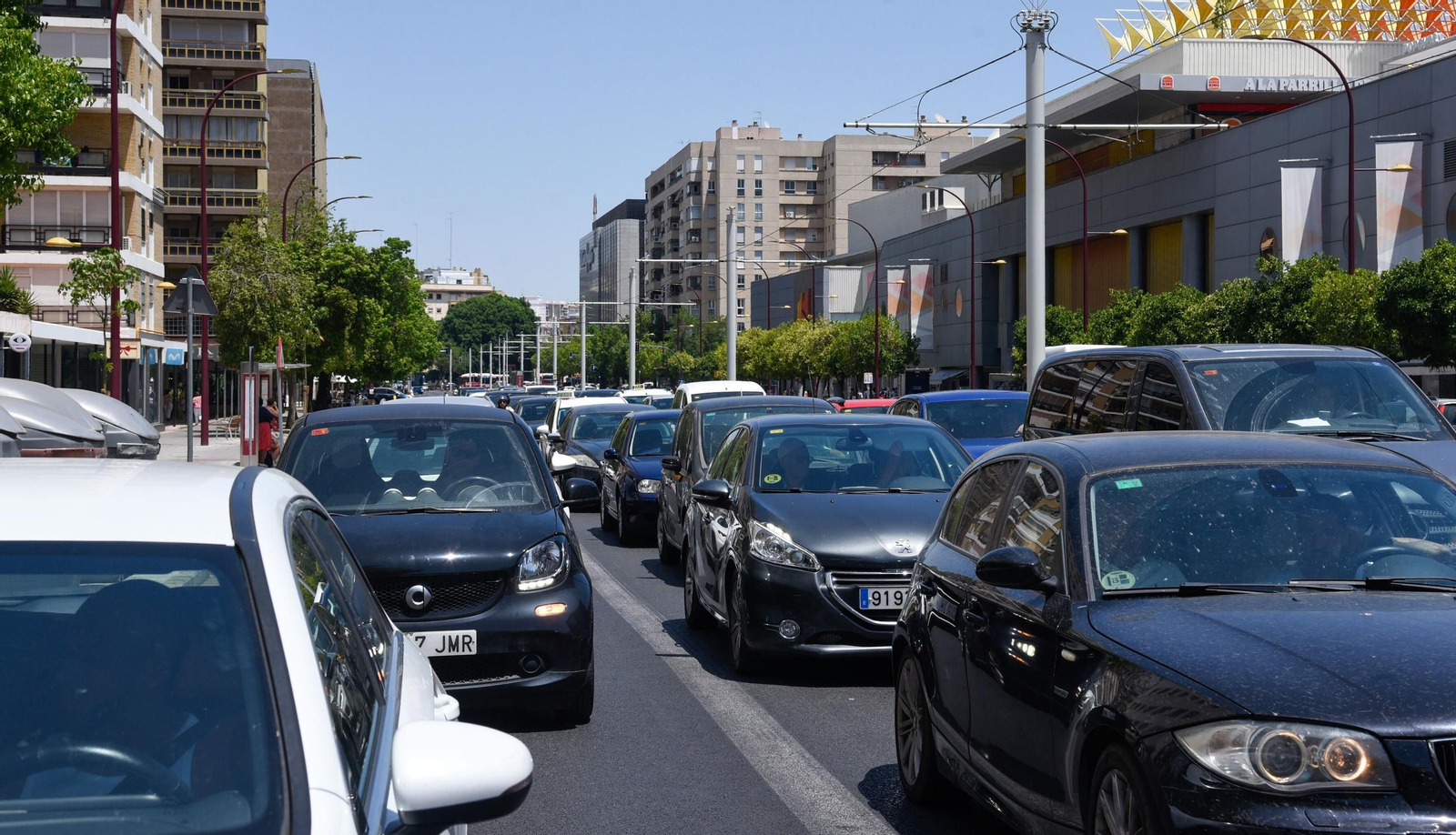 Un atascao en el barrio de Nervión.