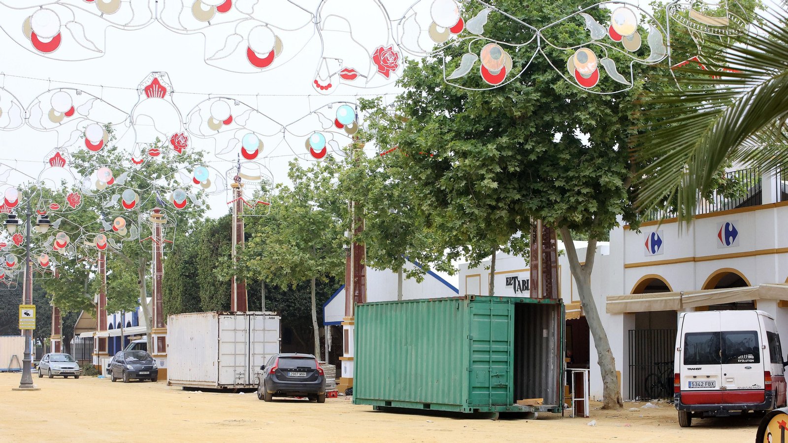Continúan los trabajos de recogida en la Feria de Jerez 2024 Continúan los trabajos de recogida en la Feria de Jerez 2024
