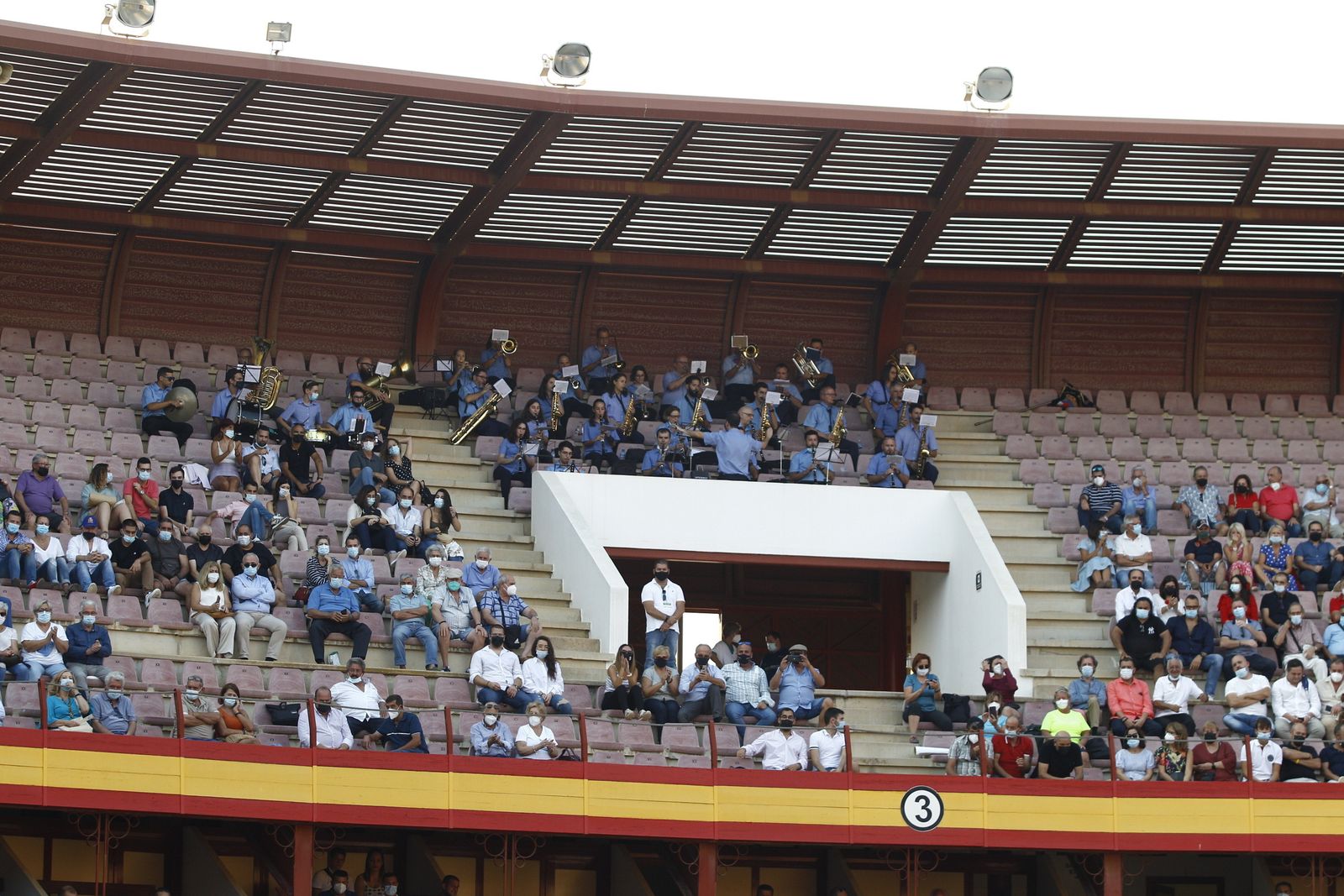 Fotogalería corrida de toros. Cayetano Rivera, Paco Ureña y Roca Rey. Roquetas de Mar.