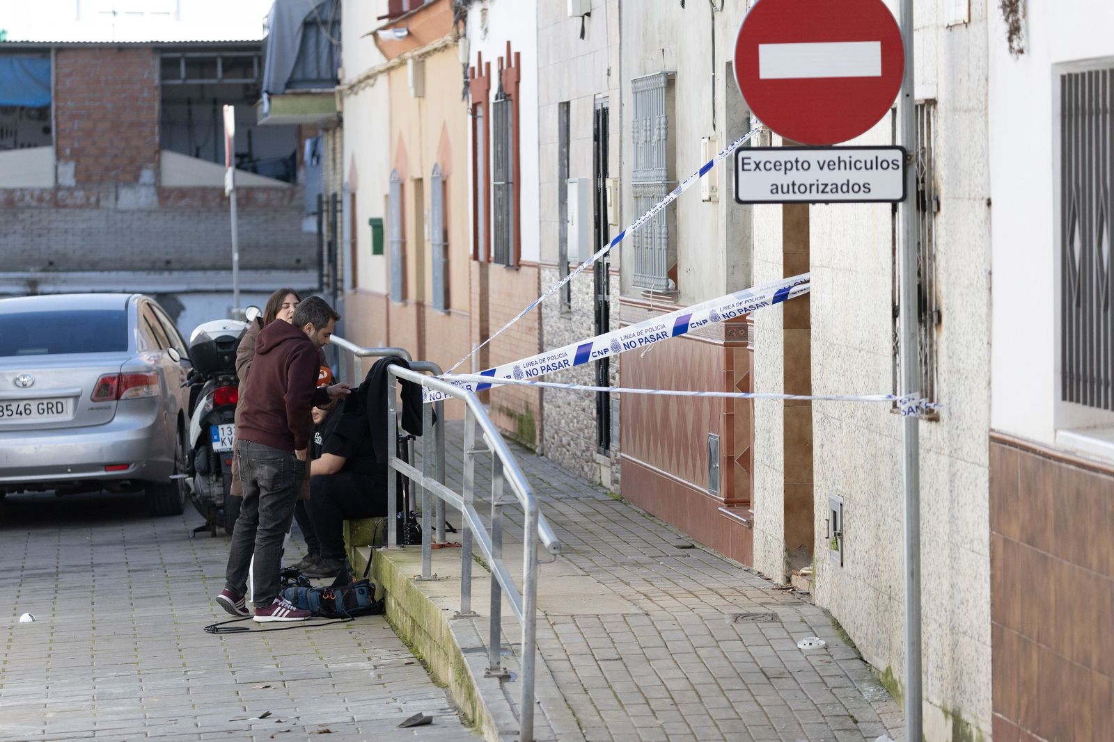 Las imágenes del despliegue policial por un hombre que se ha atrincherado en Camas