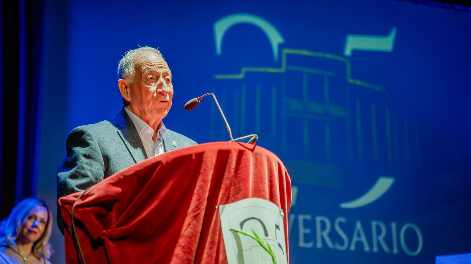 Gabriel Amat asistió al acto conmemorativo del 25º aniversario.