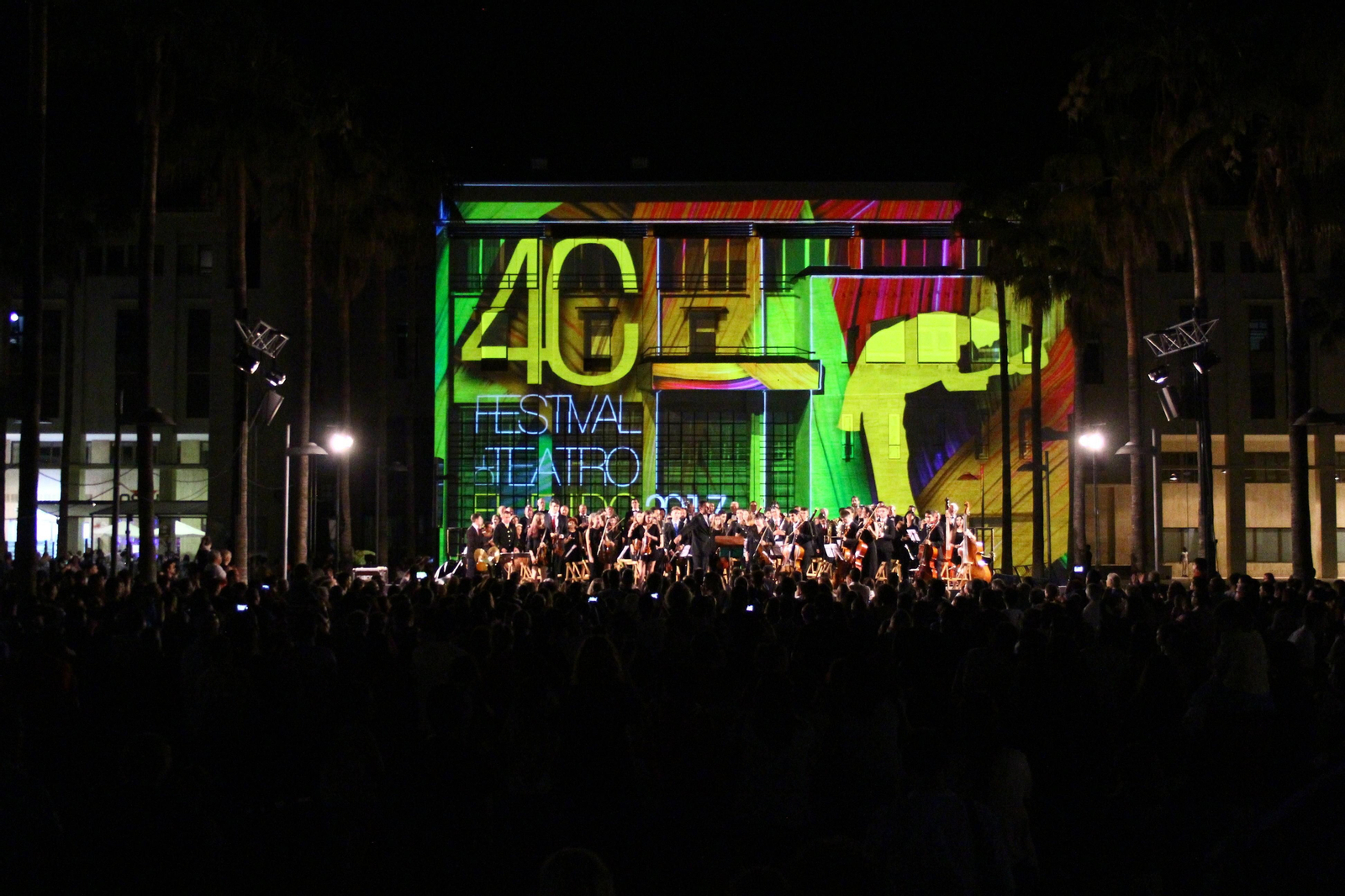 Un vídeo mapping que vinculó el municipio y el teatro