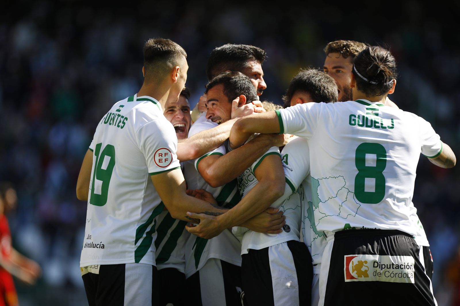 La victoria del Córdoba CF ante el Mensajero, en imágenes