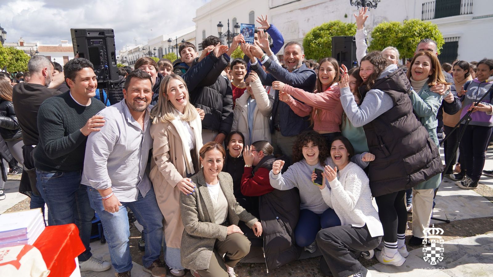 La clase del instituto Francisco Garfias de Moguer recibiendo el premio.