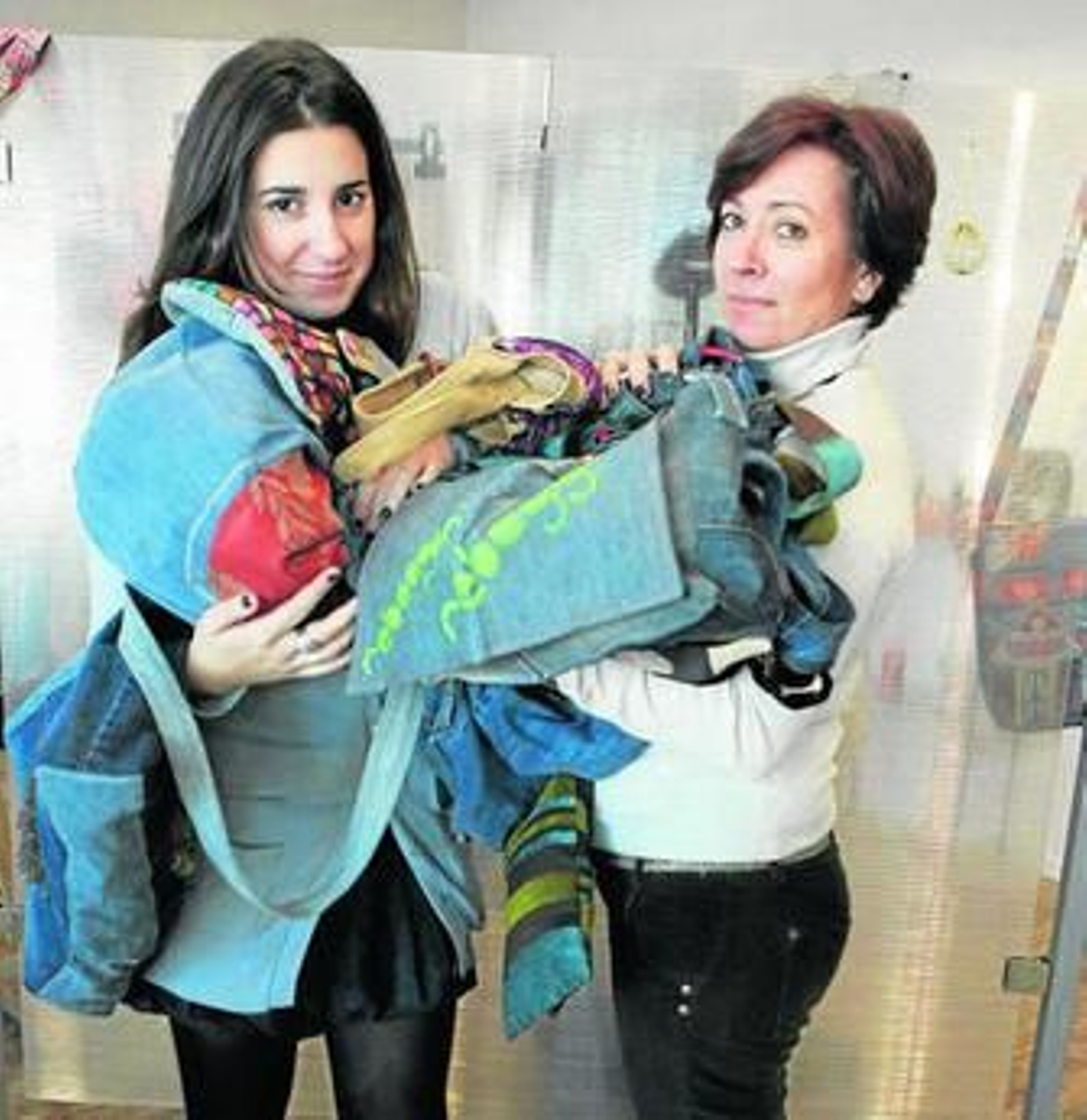 Bolsos urbanos y reciclados en la primera colección de Mariola del Rei