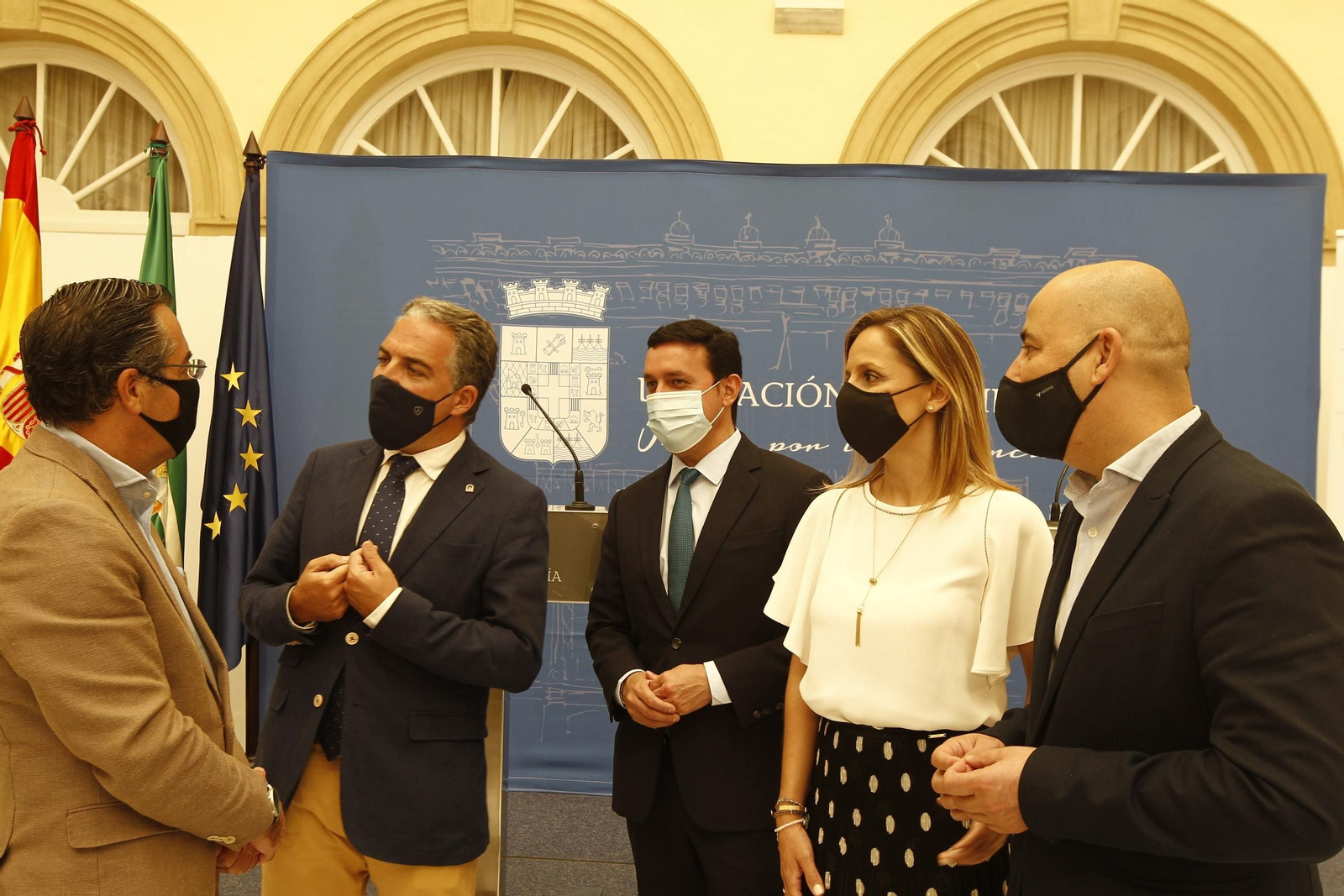 Visita del Consejero de Presidencia de la Junta de Andalucía, Elías Bendodo, a la Diputación de Almería.